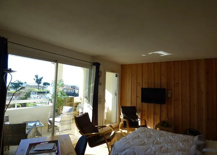 Les Marinas De Cassy